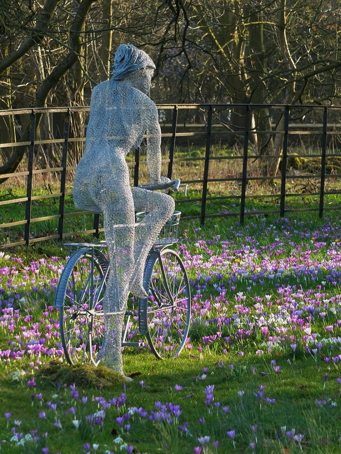 chicken wire sculpture