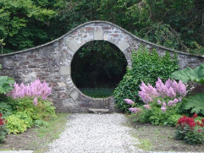 moon gate