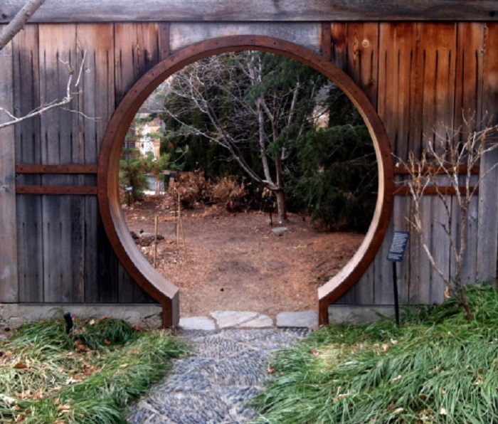 moon gate