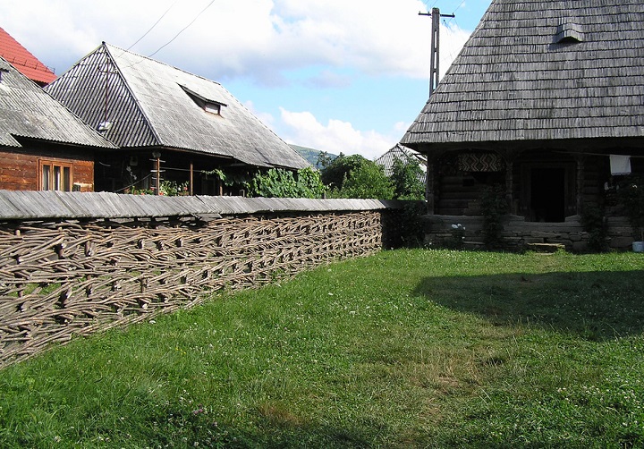 wattle fence